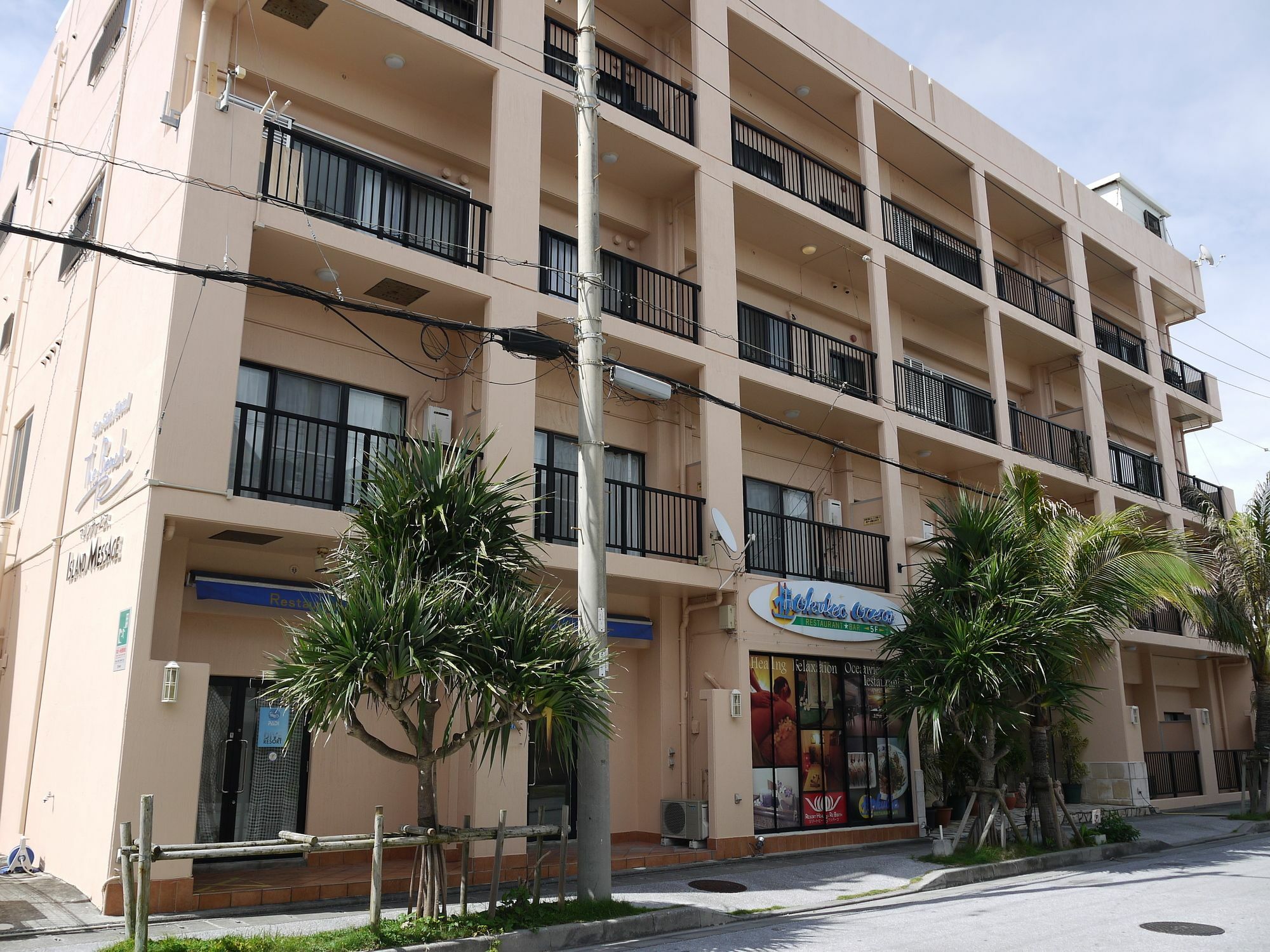 Seaside Hotel The Beach Chatan Bagian luar foto